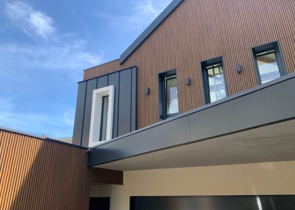 DAL’ALU présente SO.VARIABLE, sa nouvelle couvertine aluminium en continu