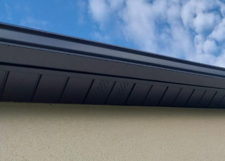 Gouttières aluminium et sous-faces à Créances (Manche - 50)